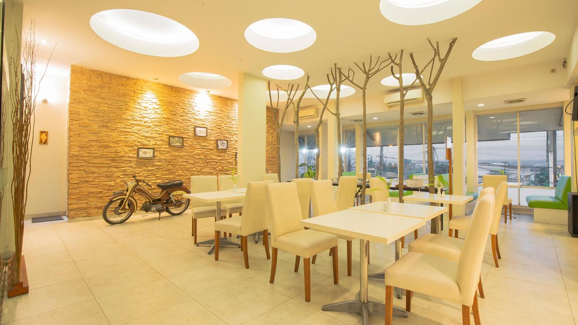 Front One Resort Magelang Exterior photo